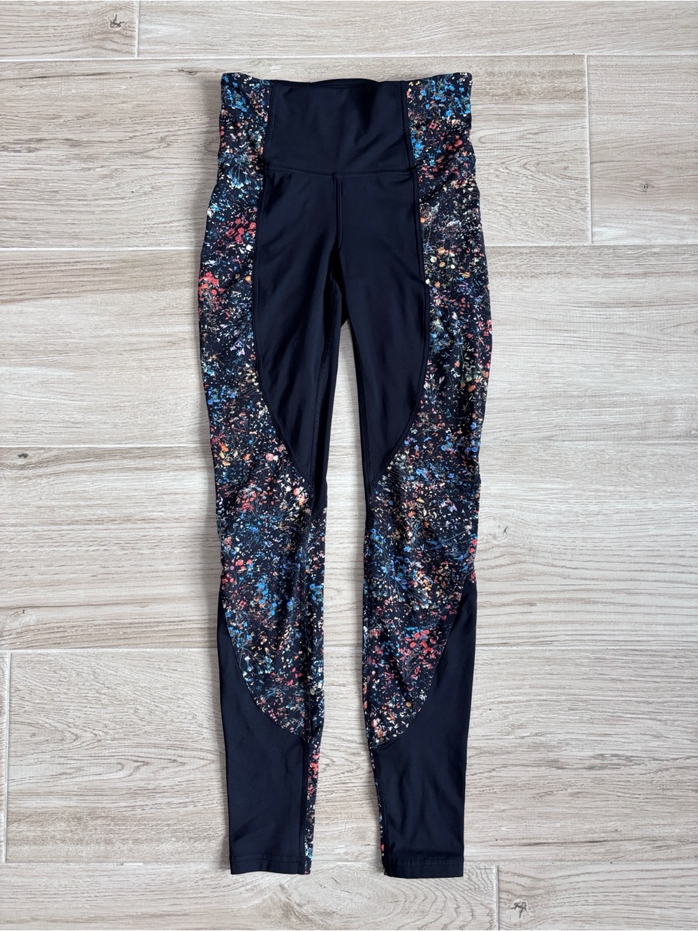 Lululemon Wake & Train Tight 28" Black / Flowerescent Multi Women’s Size 4